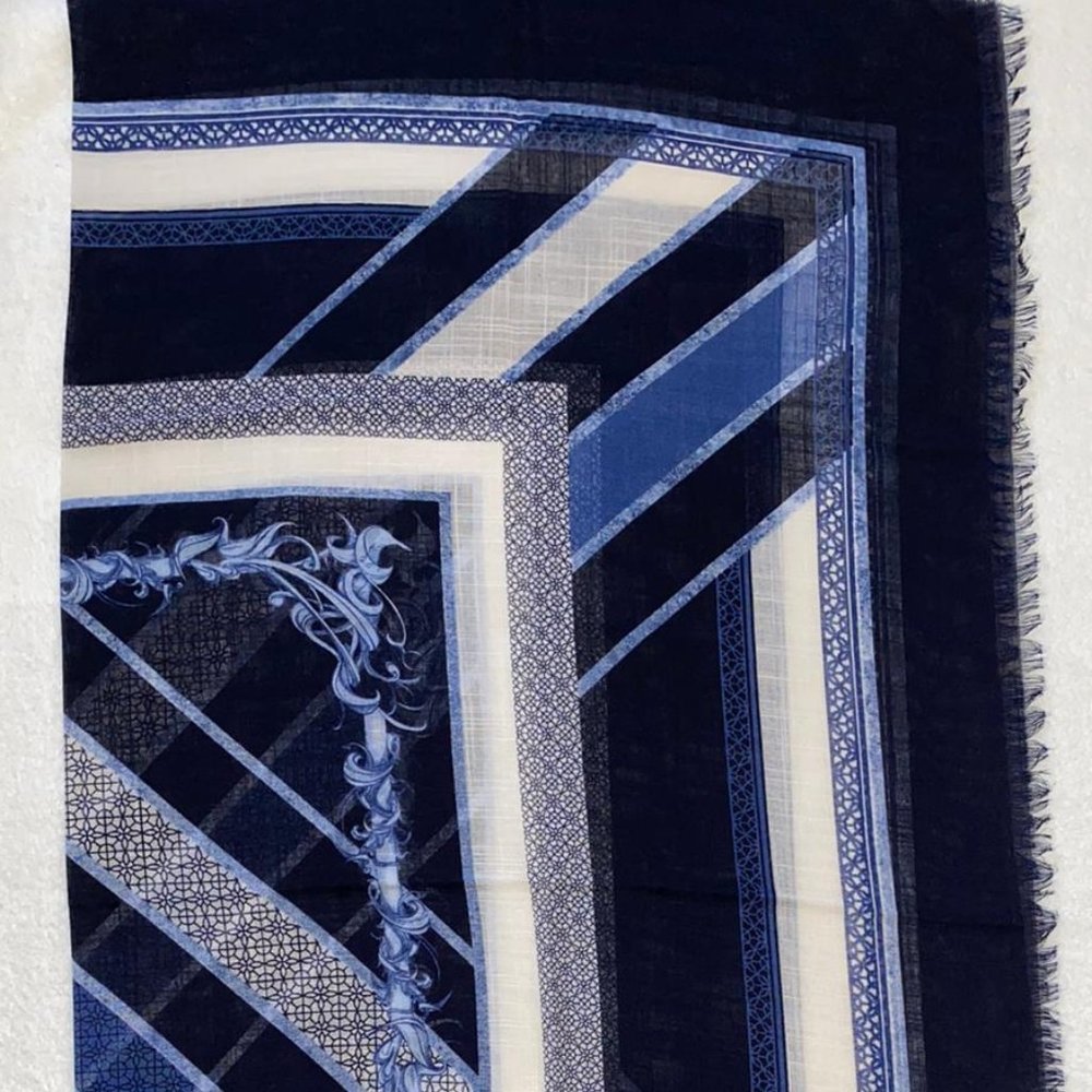 Scarf - Picture 4 of 5